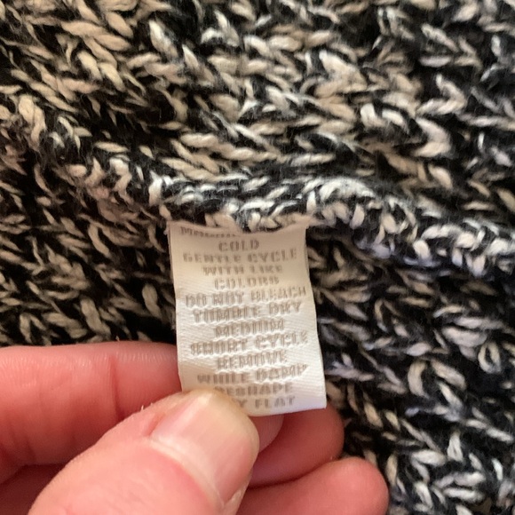 Women’s Charter Club short sleeved thigh length cardigan. - Picture 6 of 6